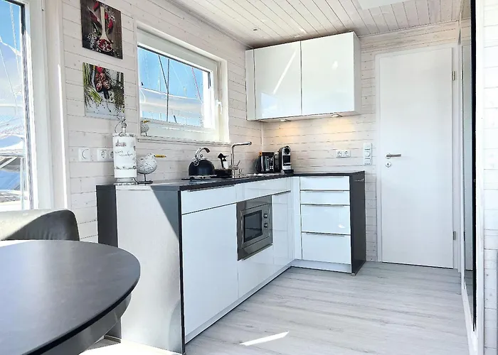 Stern V - Stern Hausboot